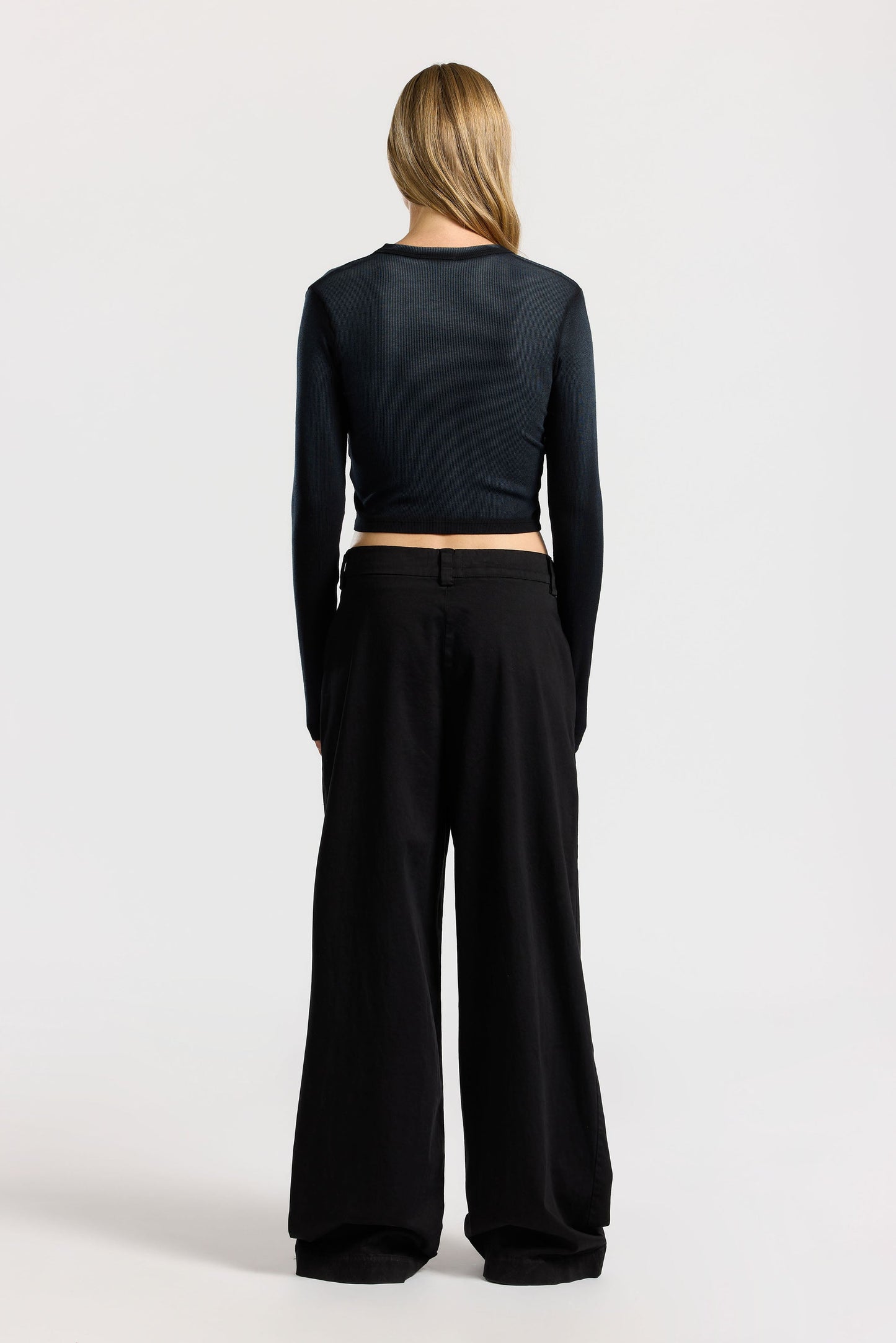 Women Verona Crop U-Neck Shirt - COTTON CITIZEN