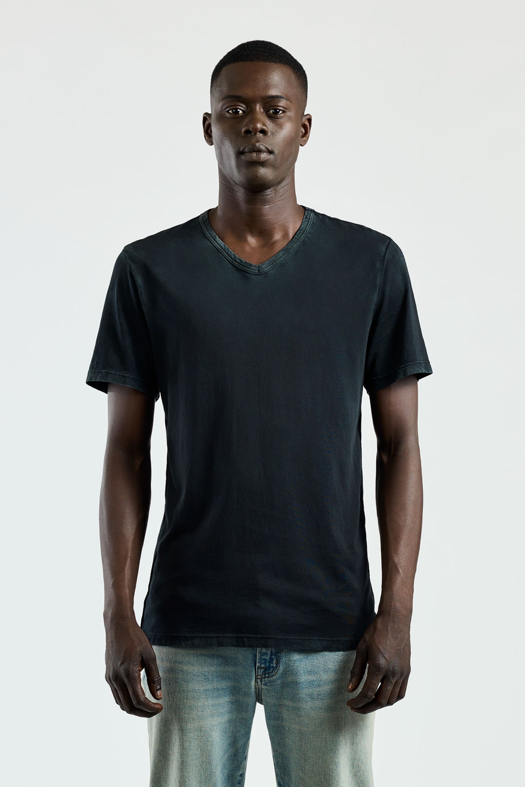 Men Classic V-Neck Tee - COTTON CITIZEN