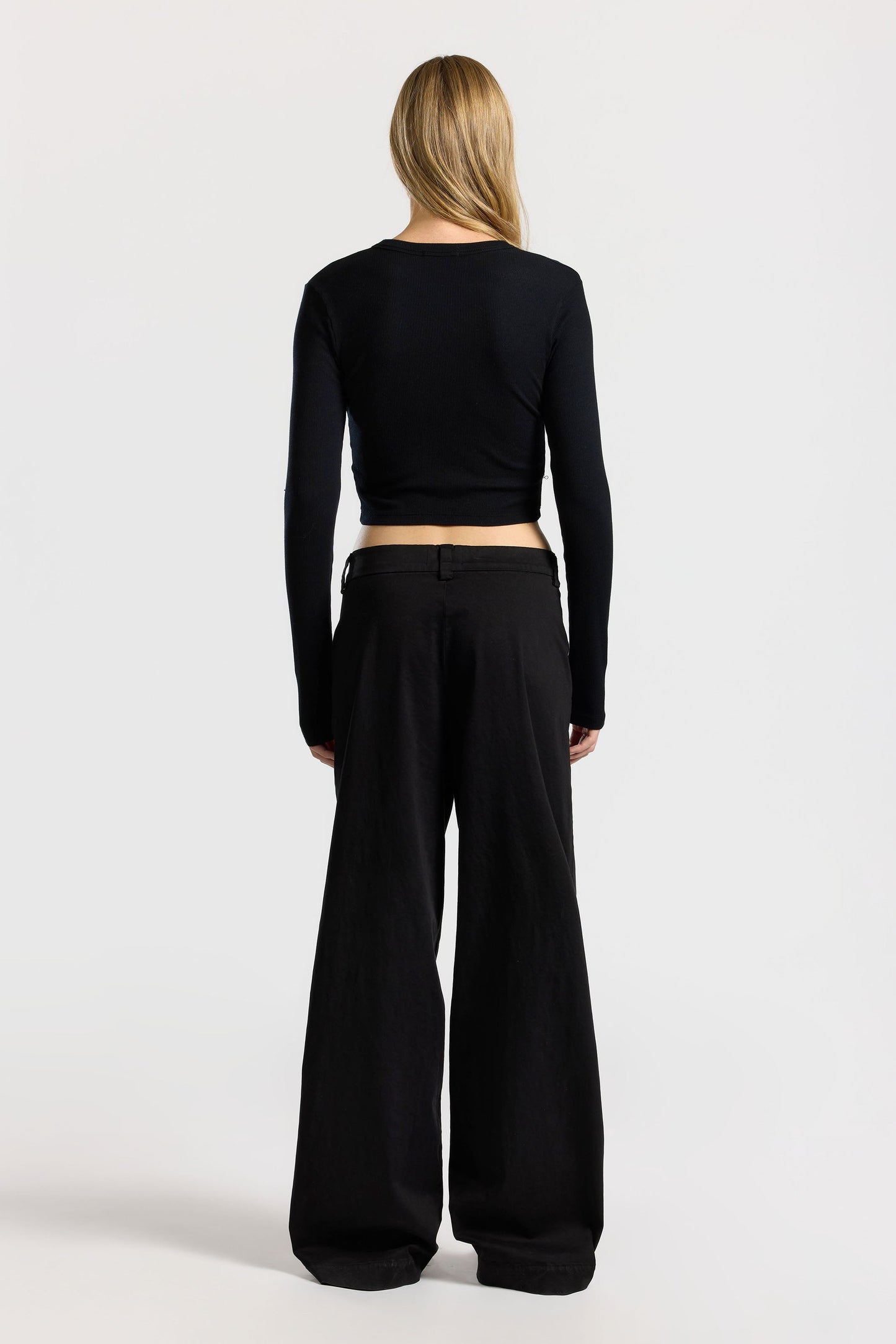 Women Verona Crop U-Neck Shirt - COTTON CITIZEN