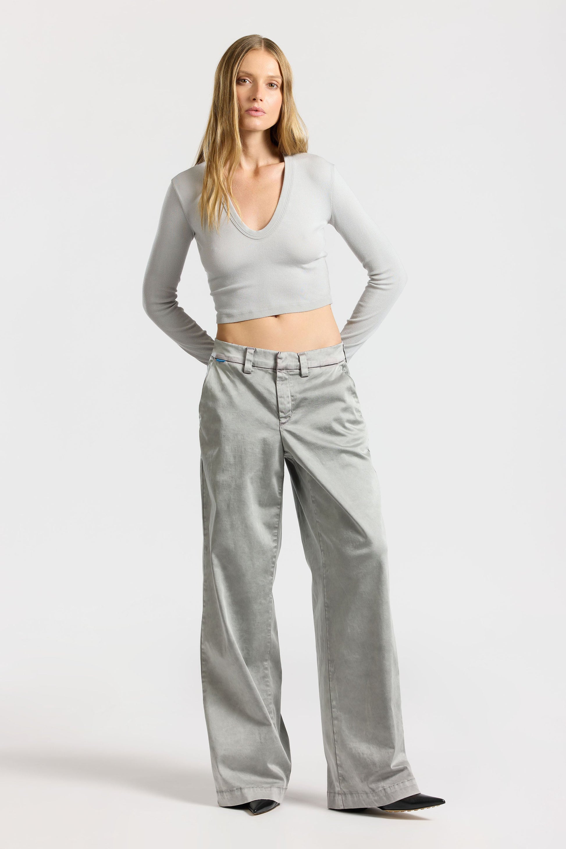 Women Verona Crop U-Neck Shirt - COTTON CITIZEN