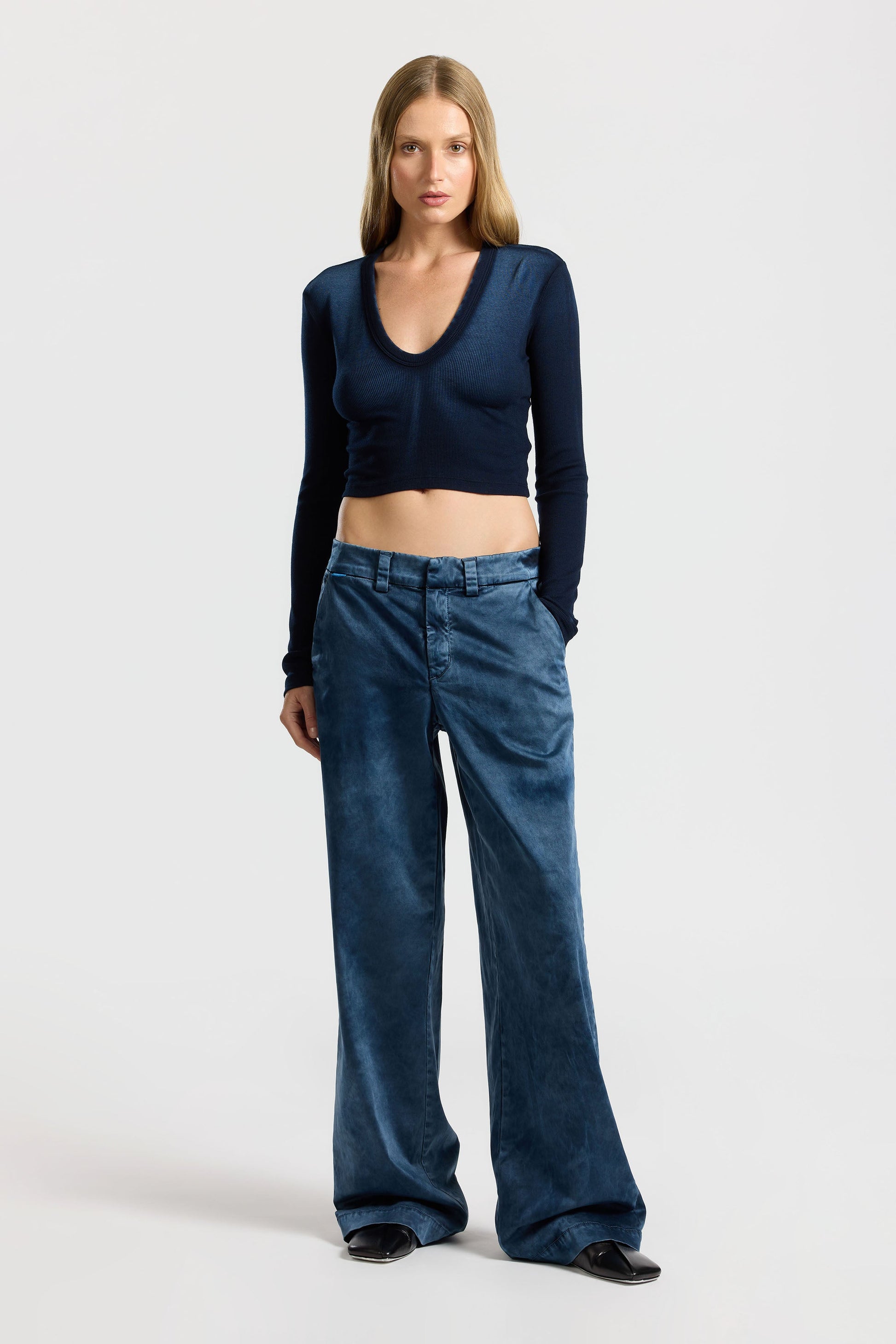 Women Verona Crop U-Neck Shirt - COTTON CITIZEN